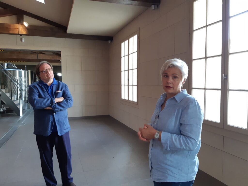 Visiting-Yquem-in-the-company-of-teh-winemaker-SandrineGarbay-min-1024x768-1-2-1 Visiting-Yquem-in-the-company-of-teh-winemaker-SandrineGarbay-min-1024x768-1-2-1